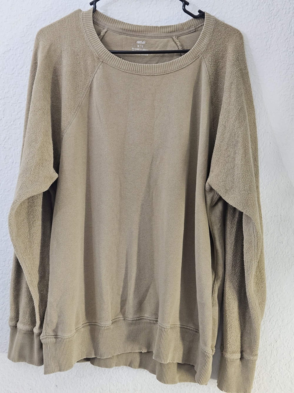 Aerie Distressed Oversized Cozy Raglan Sweatshirt Medium M Faded Olive GUC